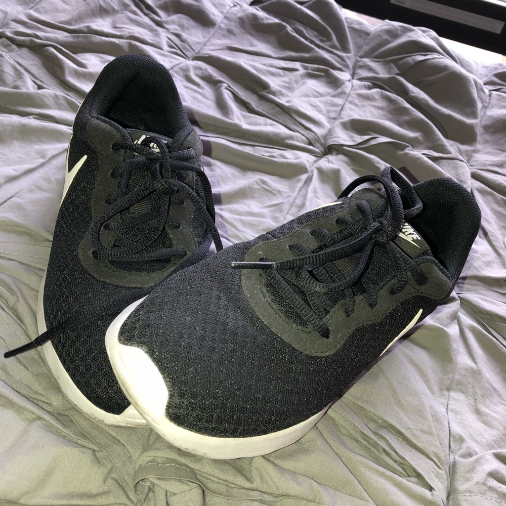 Black Nike gym shoes